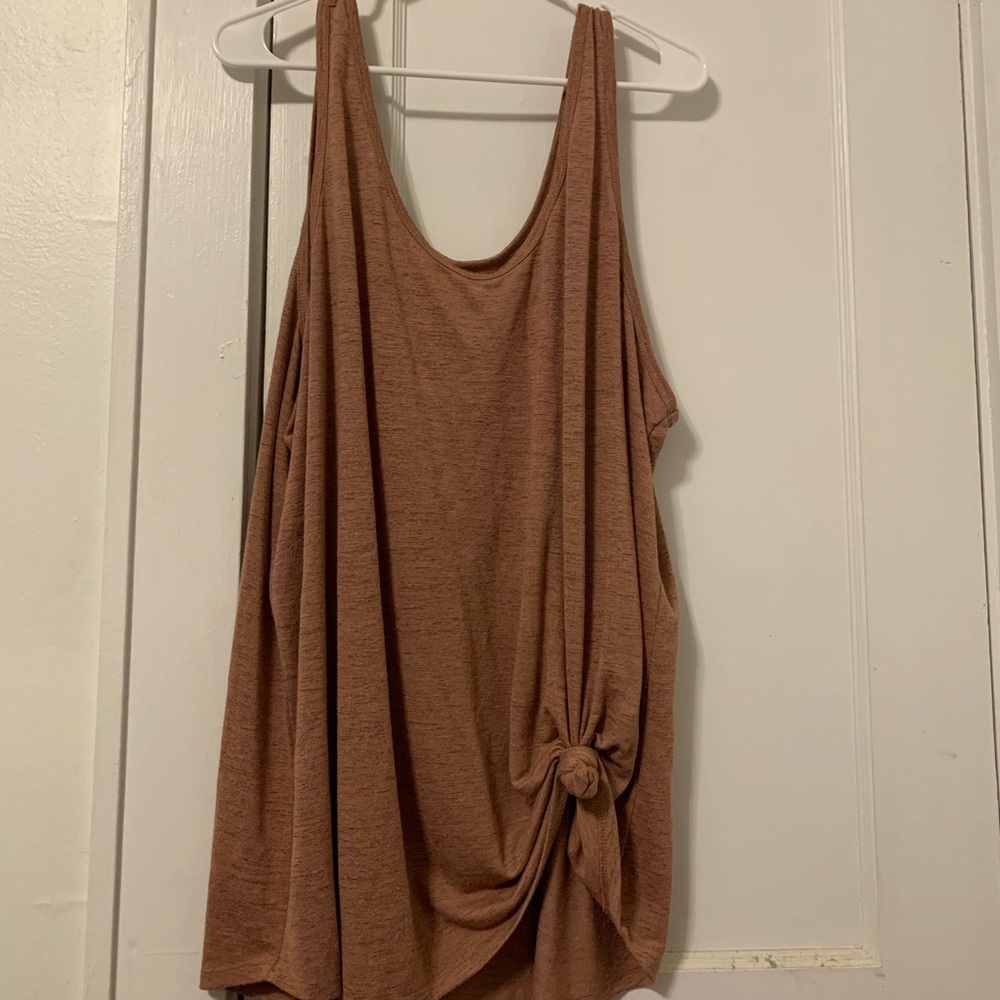 Mauve tank top.